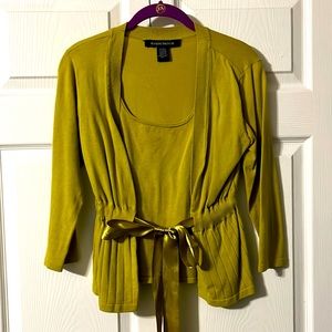 Sweater with ribbon tie